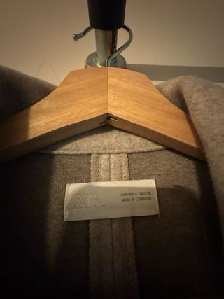 Abrigo corto Zara beige