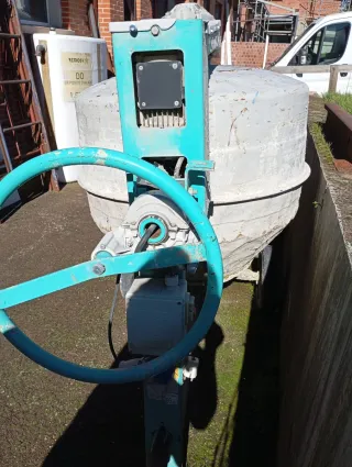 Hormigonera IMER 250L