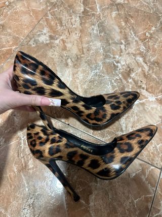 Tacones de leopardo