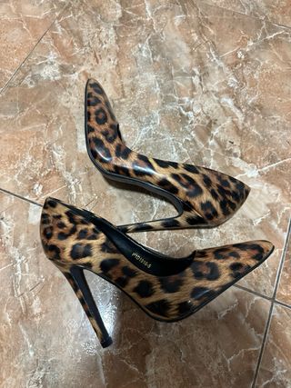 Tacones de leopardo