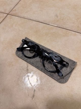 Occhiali da vista con montatura tartarugata