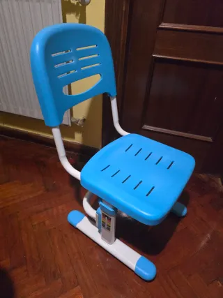 Tavolo da studio per bambini con altezza regolabile