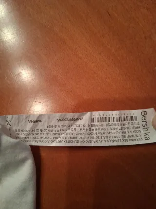 Camiseta Bershka Corazón Negro Talla M