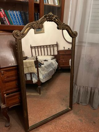 Espejo de Pared con Marco de Madera Dorado