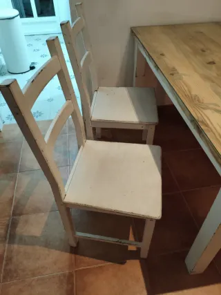 4 Silla de madera blanca