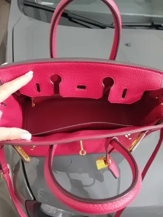 Borsa rossa con tracolla