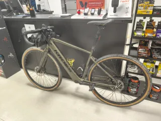 Bicicleta Gravel Eléctrica Kross Esker Hibrid 2.0