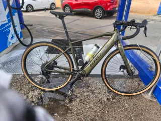 Bicicleta Gravel Eléctrica Kross Esker Hibrid 2.0