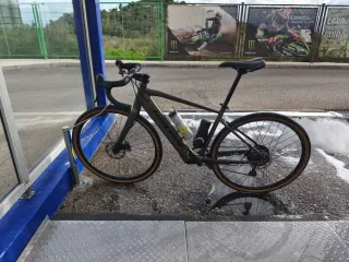 Bicicleta Gravel Eléctrica Kross Esker Hibrid 2.0