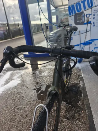 Bicicleta Gravel Eléctrica Kross Esker Hibrid 2.0