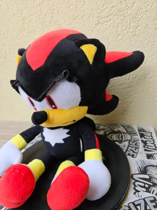 Pelúcia Shadow The Hedgehog 30cm SEGA