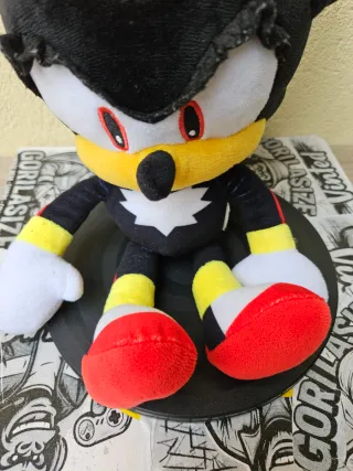 Pelúcia Shadow The Hedgehog 30cm SEGA