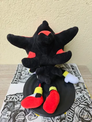 Pelúcia Shadow The Hedgehog 30cm SEGA