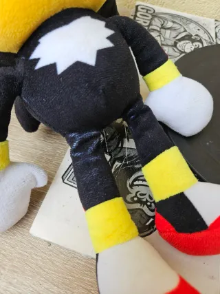 Pelúcia Shadow The Hedgehog 30cm SEGA