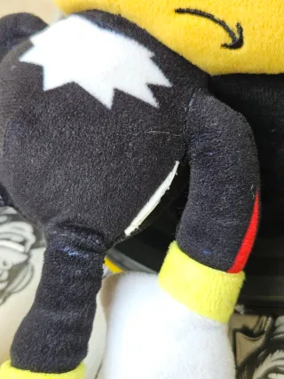 Pelúcia Shadow The Hedgehog 30cm SEGA