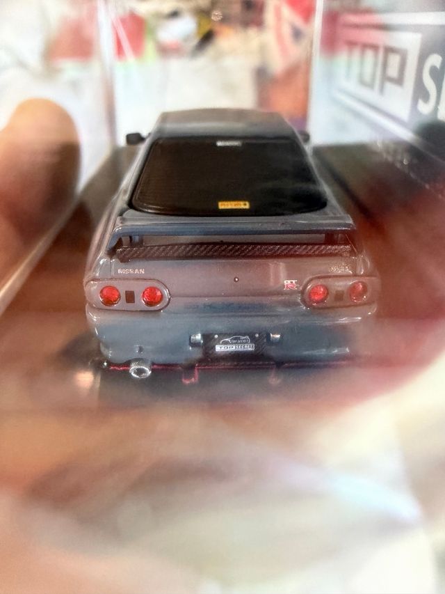 Inno64 Nissan Skyline R32 GT-R gris