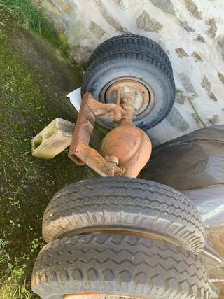 Eje con ruedas para remolque