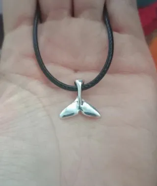 Colgante cola de ballena