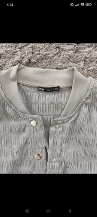 Chaqueta Zara gris talla S