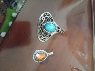 Ciondoli con pietre colorate