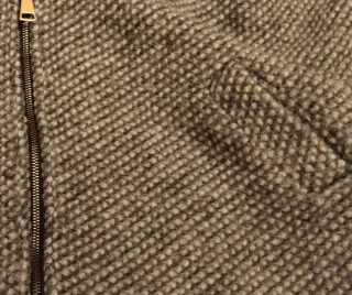 Chaquetón con capucha y pelo en mangas y capucha