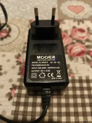 Adaptador Corriente Mooer 9V 2A