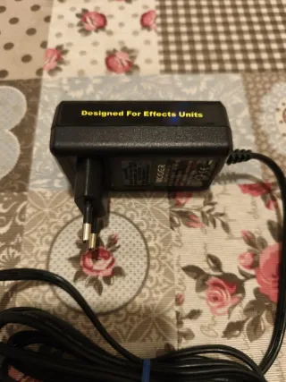 Adaptador Corriente Mooer 9V 2A