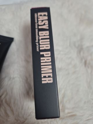 Huda Beauty Easy Blur Primer