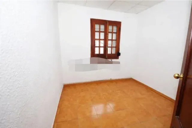 Piso luminoso con terraza en Barcelona centro