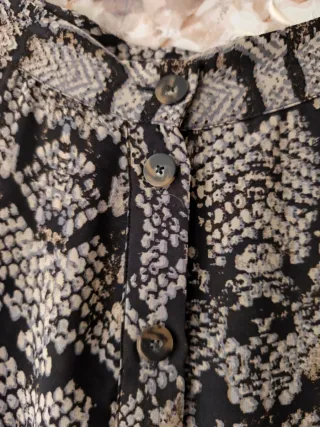 Falda Massimo Dutti estampado serpiente