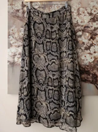 Falda Massimo Dutti estampado serpiente