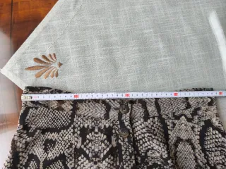 Falda Massimo Dutti estampado serpiente