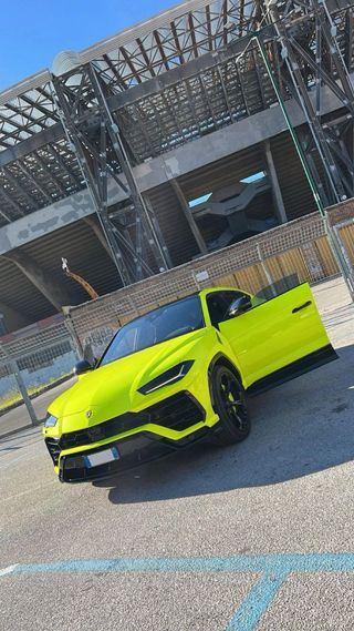 ALQUILER LAMBORGHINI URUS 650 CV
