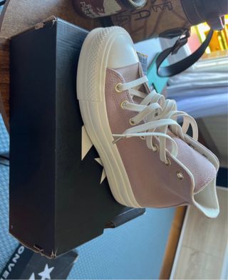 Converse rosas y blancas nuevas no negociables
