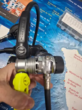 Regulador buceo Scubapro MK25