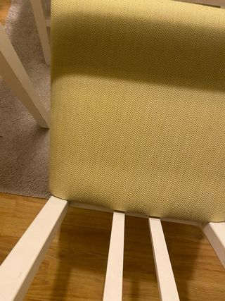 Mesa y 6 sillas lacadas el blanco y tapizadas