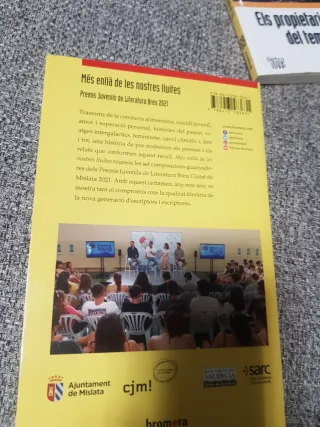 2 libros en valenciano