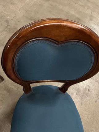 Sillas de comedor tapizadas azul y madera