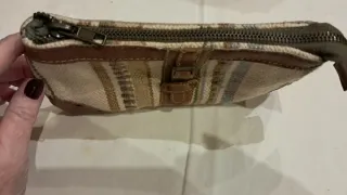 Neceser con estampado étnico y detalle en polipiel