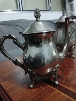 Set di teiere e fruttaio in argento