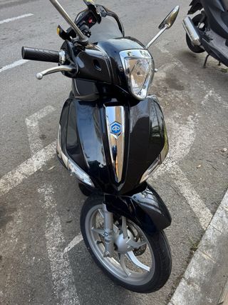Piaggio Liberty 125 Negra 2022