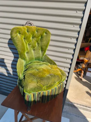 Silla noddy verde oliva antigua buen estado