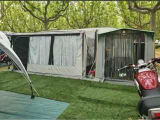 Toldo Fiamma F45s con cerramiento Inaca