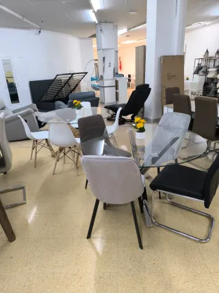 Mesa redonda cristal y patas metalicas