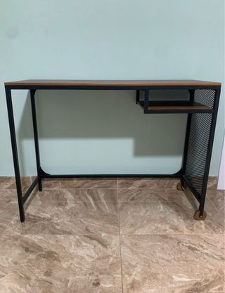 Escritorio estilo industrial madera y metal