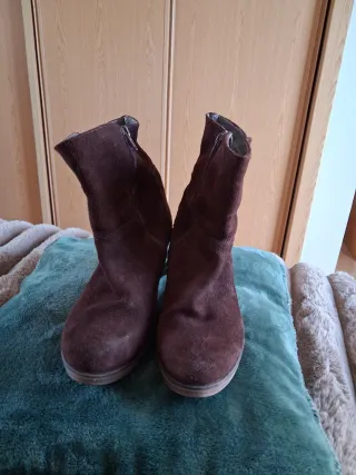 Botas de caña baja en ante color marrón chocolate