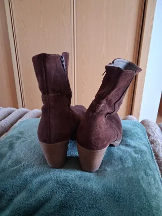 Botas de caña baja en ante color marrón chocolate