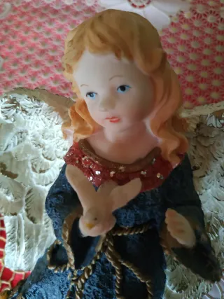 Angelo Galileo con colomba della Pace