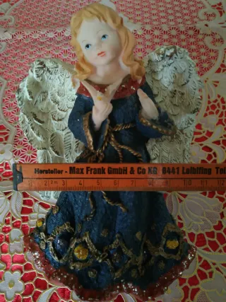 Angelo Galileo con colomba della Pace