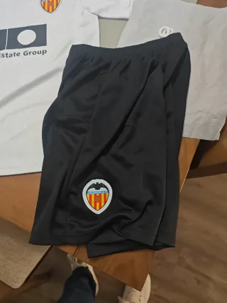 Camiseta y pantalón Valencia 25-26